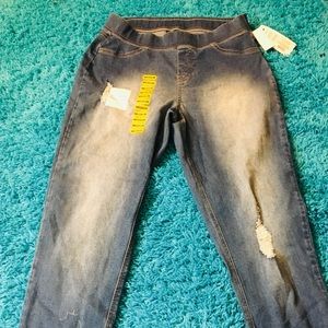 Relaxed Fit Ripped Denim Jean Pants